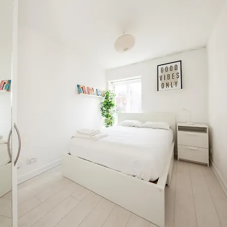 Stylish And Trendy 2br Near Centre