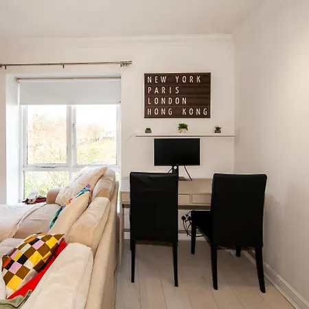 Apartment Stylish And Trendy 2br Near Centre *