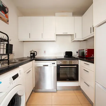Apartament Stylish And Trendy 2br Near Centre